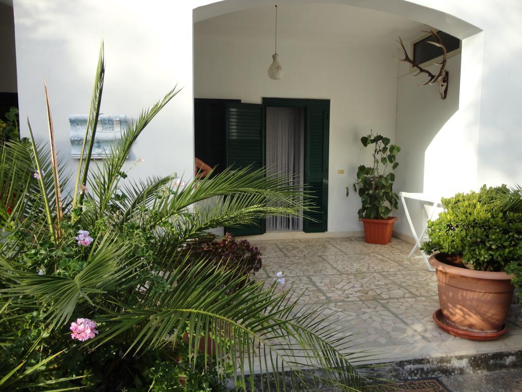 Villa Monica Appartamenti Vieste Bilik gambar