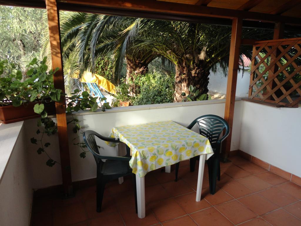 Villa Monica Appartamenti Vieste Bilik gambar