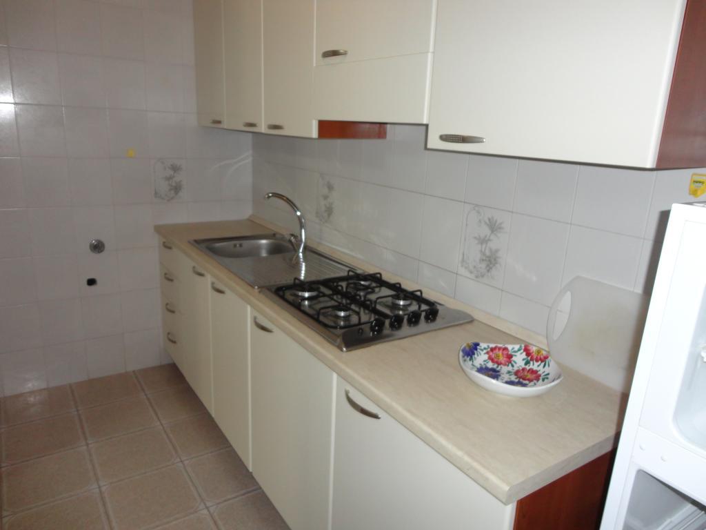 Villa Monica Appartamenti Vieste Bilik gambar